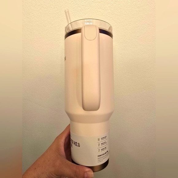 NIB Stanley Limited Edition Gilded Sugar Cream The Flowstate Quencher 40 Oz - Picture 2 of 6